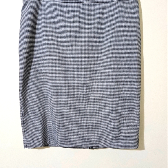 Ann Taylor Factory Houndstooth Pencil Skirt - Picture 6 of 6